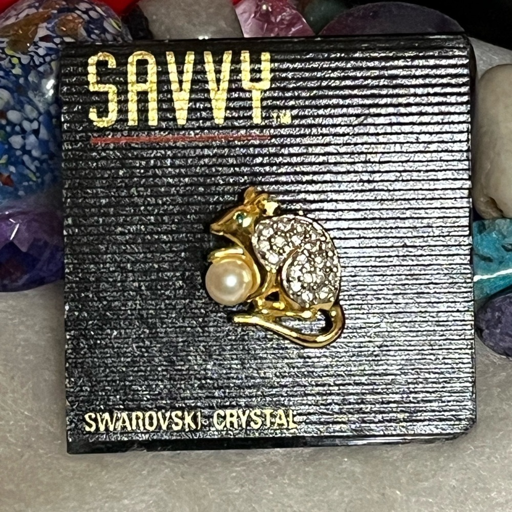 Savvy Swarovski Crystal Mouse Pearl Pin